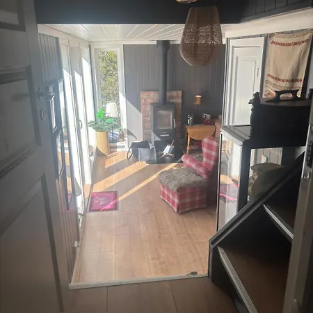 Hannebu, Med 3 Soverom, 2 Bad Og Sovehems Kyrkjebygdi