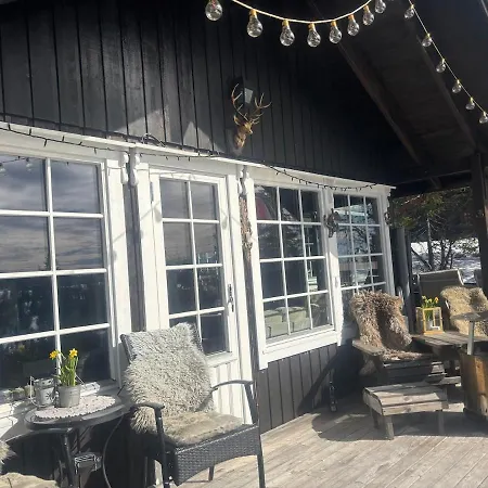 Hannebu, Med 3 Soverom, 2 Bad Og Sovehems Vakantiehuis *