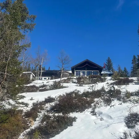 Hannebu, Med 3 Soverom, 2 Bad Og Sovehems * Kyrkjebygdi