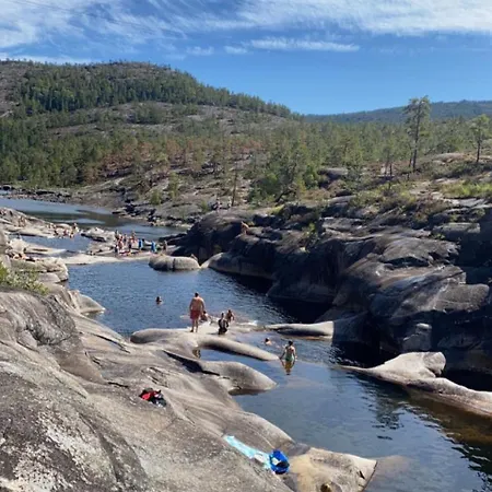 Hannebu, Med 3 Soverom, 2 Bad Og Sovehems Kyrkjebygdi